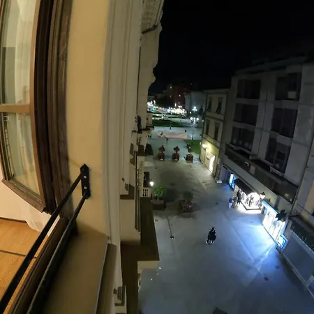 Nocleg ze śniadaniem Five Roses 2*
