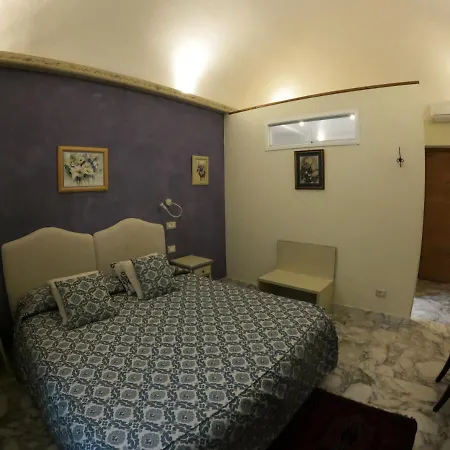 Five Roses Bed & Breakfast 2*