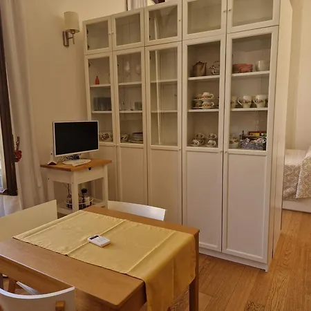 Five Roses Bed & Breakfast Pisa
